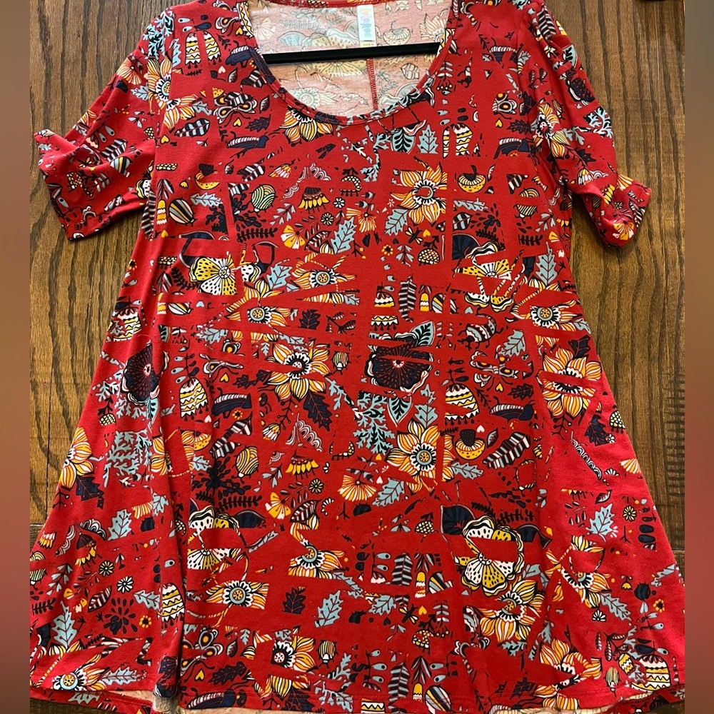 Women’s LuLaRoe Perfect t size Small